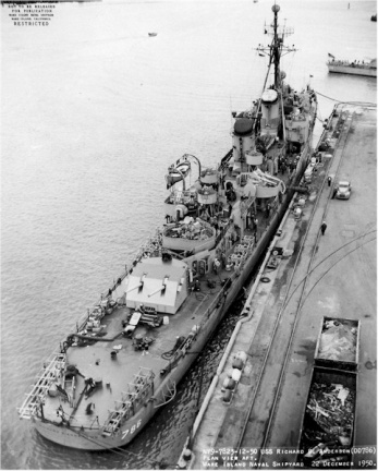 Navy Photo 7823-12-50, aft plan view of USS Richard B. Anderson (DD-786) at Mare Island on 22 Dec 1950. The stern of the USS Bausell (DD 845) is just visible forward.