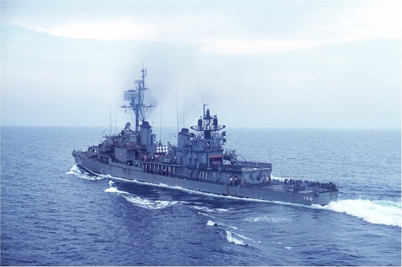 USS Richard B. Anderson (DD-786) breaks off following UNREP with USS Ashtabula (AO-51), South China Sea, April 1972.	